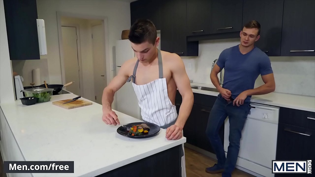 Transei com meu primo gay na cozinha