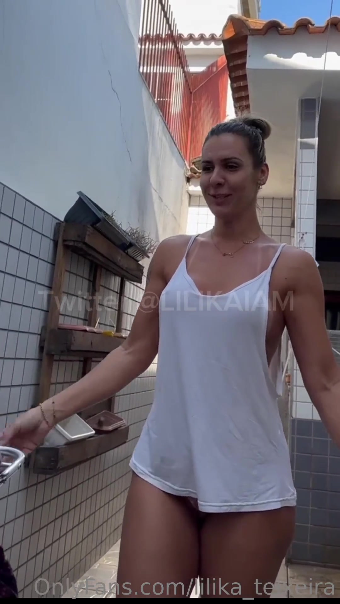 Lilika Teixeira coroa gostosa nua dando show de sensualidade – X